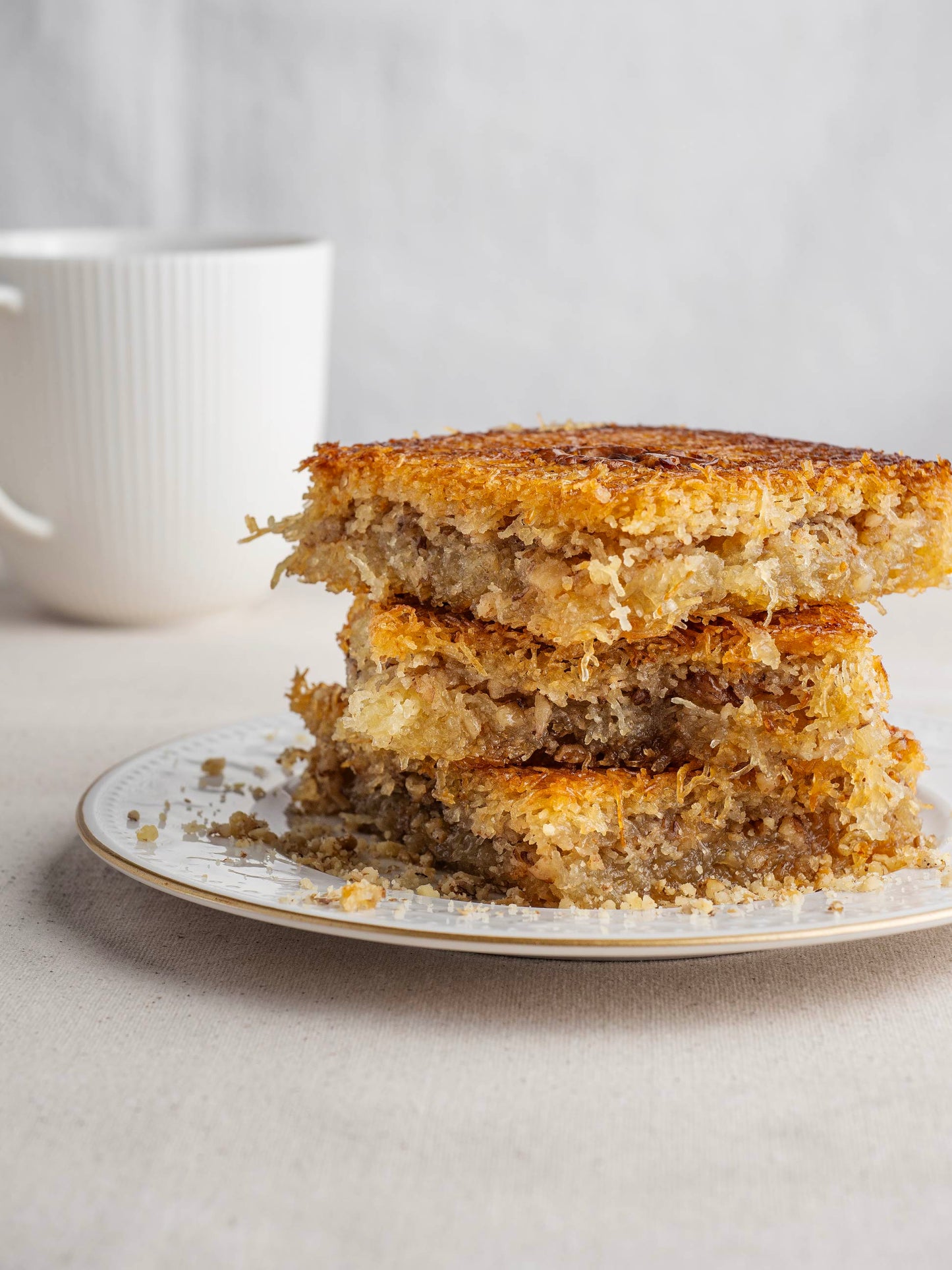Cevizli düz kadayıf, el yapımı geleneksel tatlı, şerbetli cevizli kadayıf, Babazade İstanbul