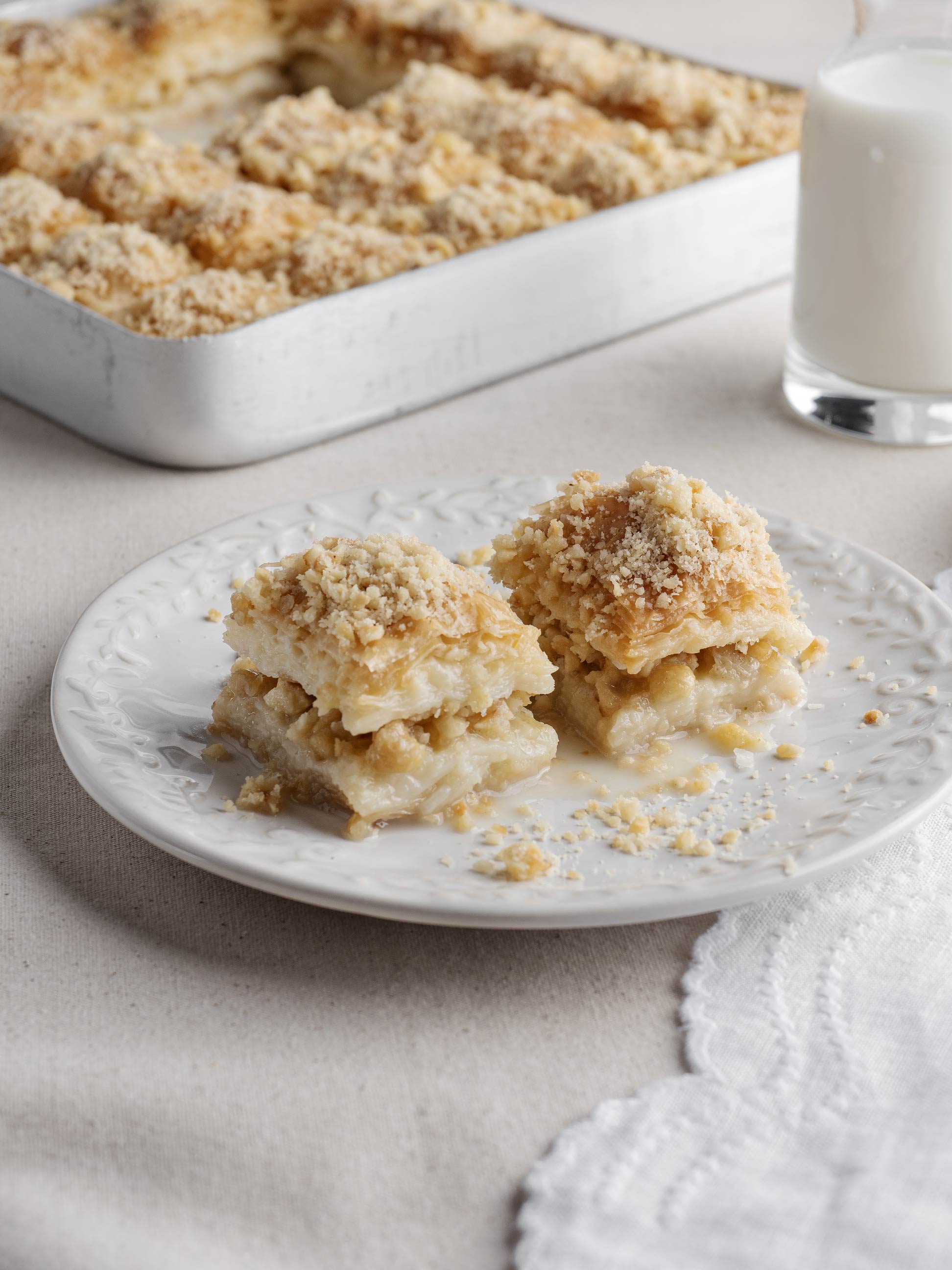 Sütlü nuriye tatlısı, hafif sütlü baklava, el açması şerbetli sütlü tatlı, Babazade İstanbul