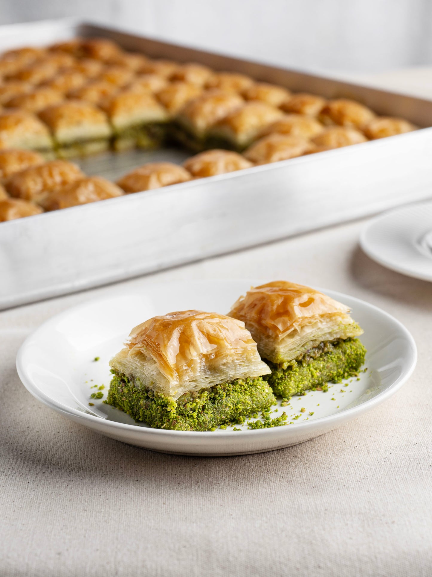 Fıstıklı kuru baklava, şerbetsiz baklava, el açması, hafif tatlı, Babazade İstanbul