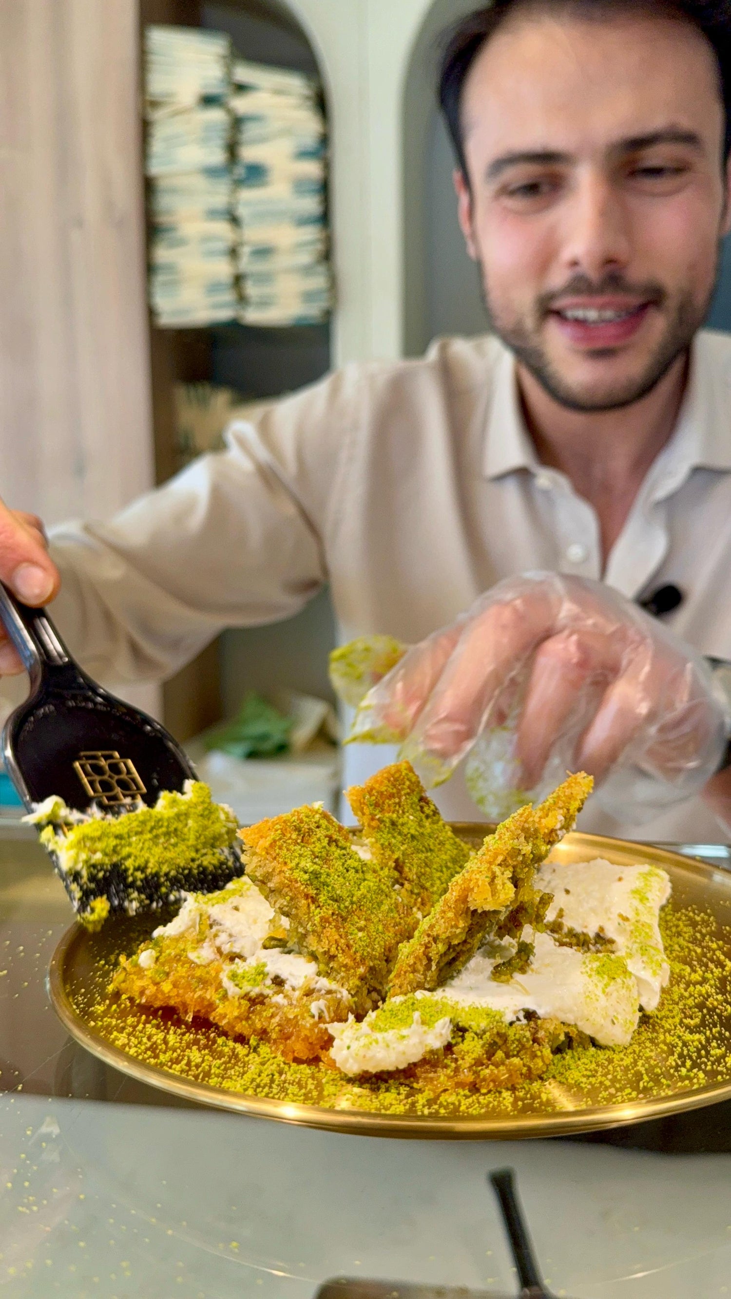 Kaymaklı ve dondurmalı özel sunumlu baklava çeşitleri – Babazade Baklava İstanbul